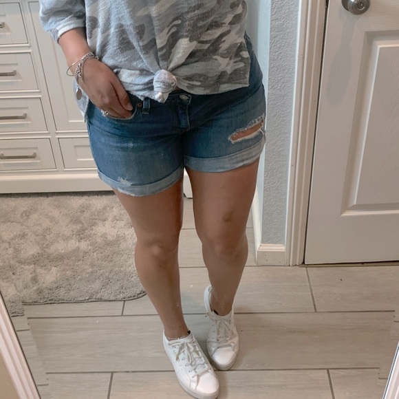 Levi shorts - Picture 6 of 6